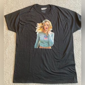 TRAYLOR LFG Taylor FacePaint Mouthpiece Football Ready Women’s Black Tee NWT